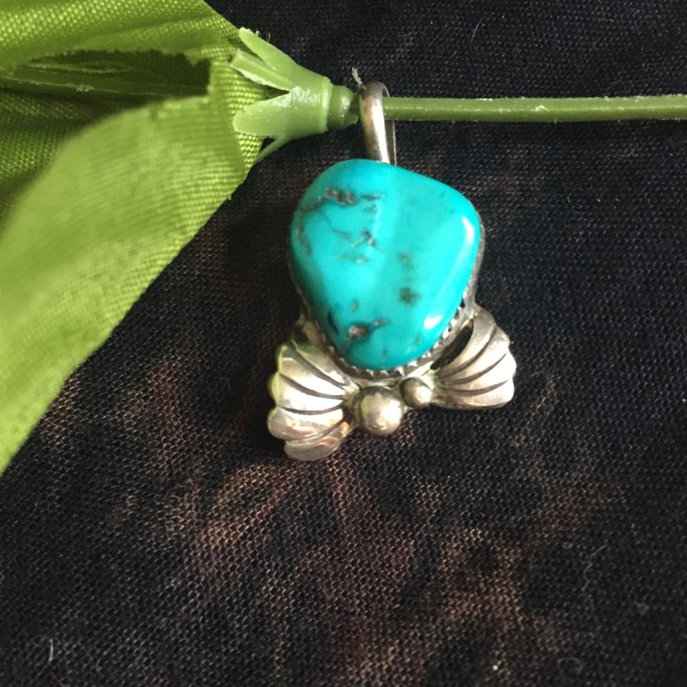VTG Navajo signed Sterling& Turquoise Charm📿